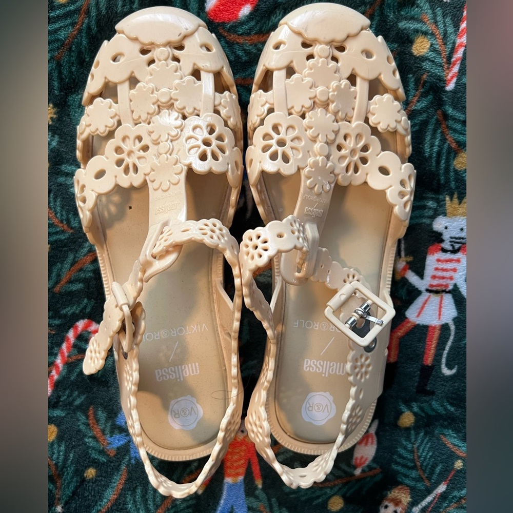 Womens Melissa x Viktor Rolf Possession lace cream jelly sandals size 7 - Picture 3 of 7